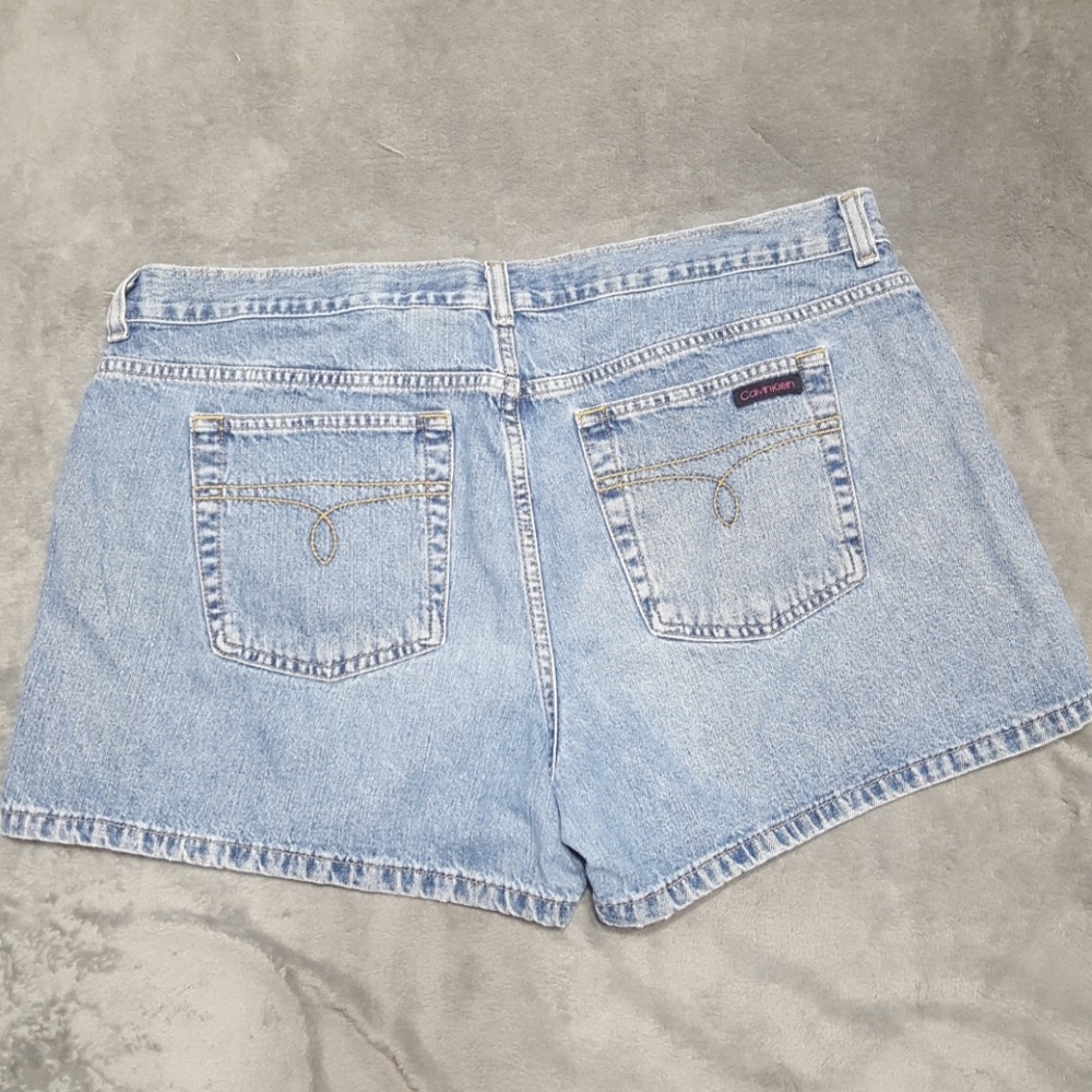 CALVIN KLEIN VINTAGE HIGH WAISTED MOM JEAN SHORTS